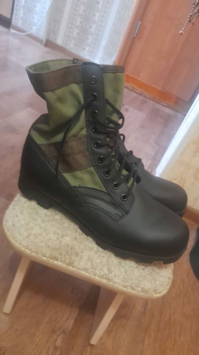 Продам мужские ботинки