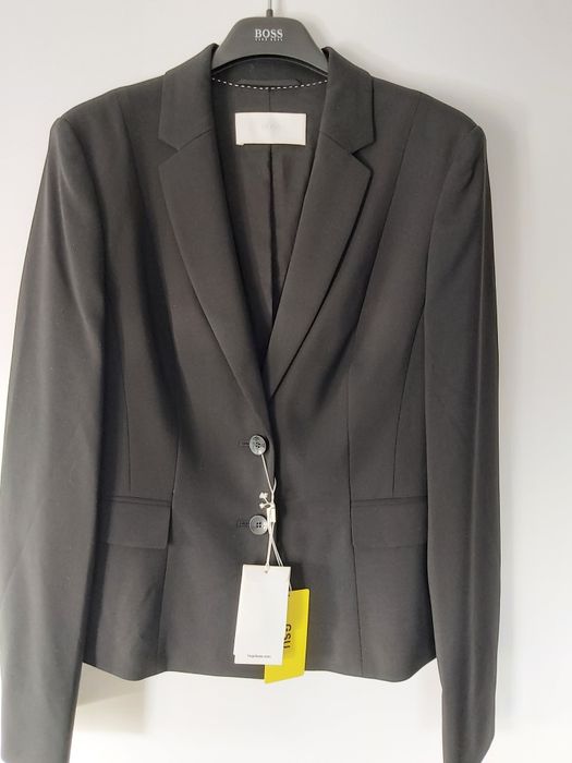 Costum  Hugo Boss dama