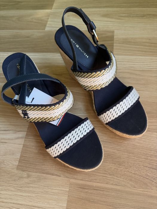 Sandale Tommy Hilfiger – Golden Webbing Wedge (Mărimea 40)