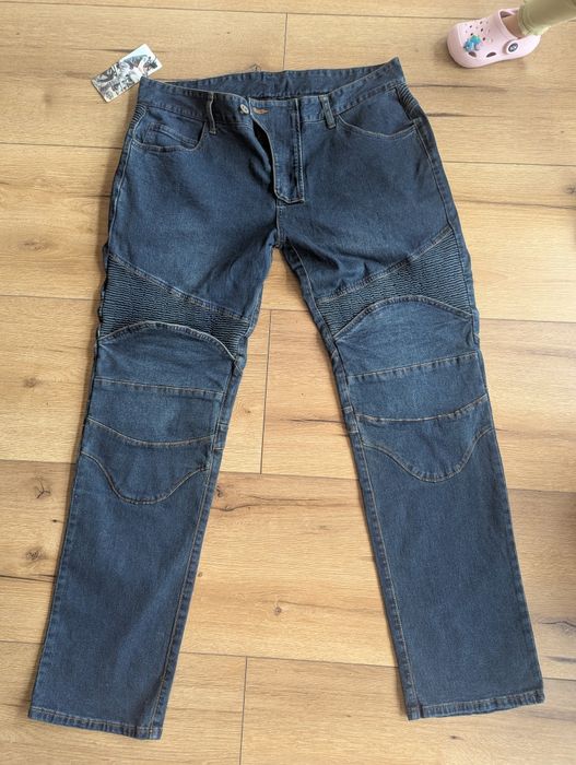 Мъжки дънки. Нови