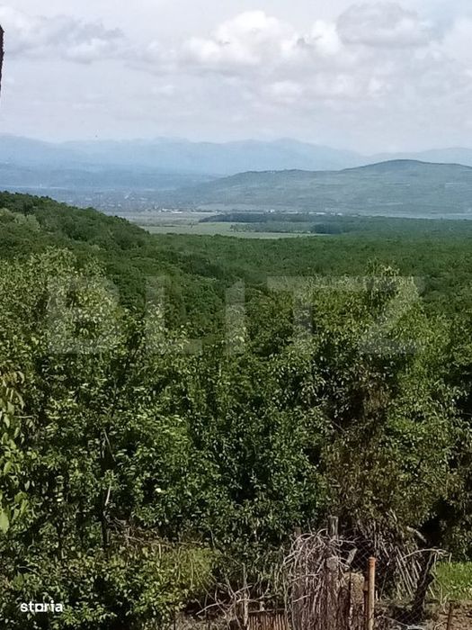 Teren intravilan suprafata 1700mp, utilitati pe teren , super privelis