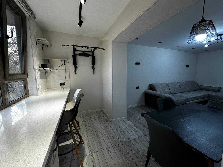 Продаётся 3х комнатная квартира - Метро Новза