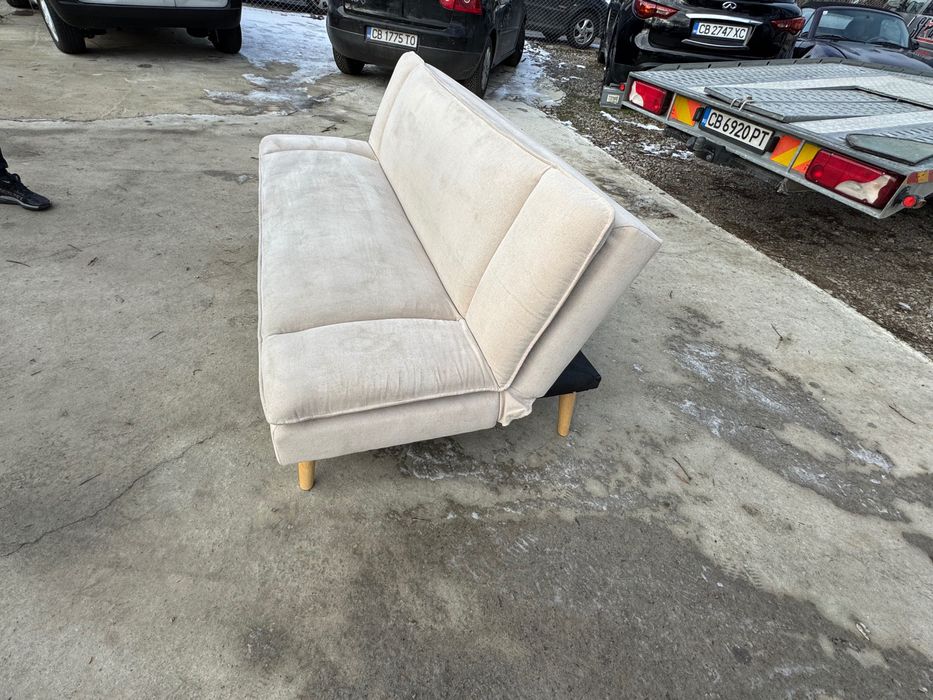 Бежов диван с функция сън