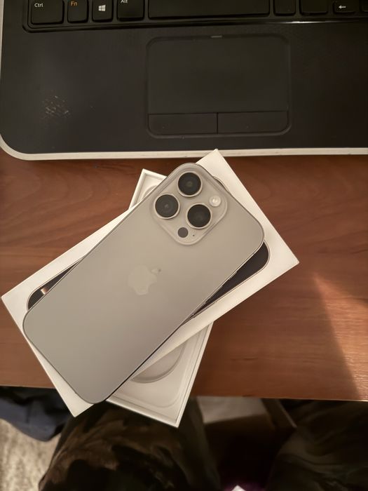 Продам Айфон 16про 256.