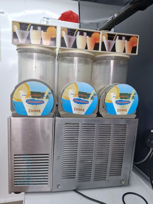 Vând aparat  de suc Granita