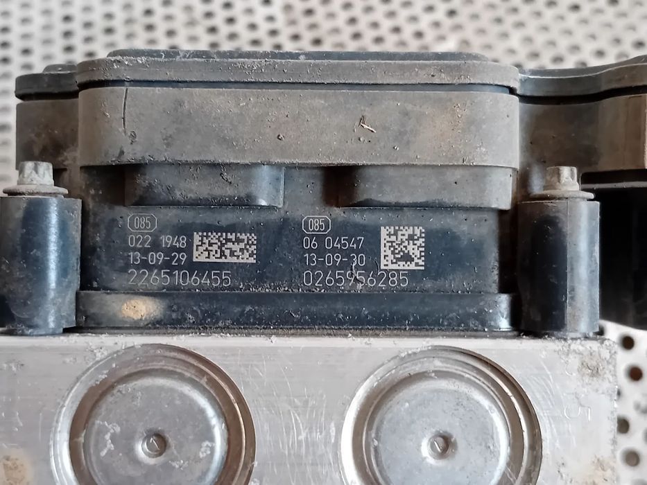 Modul Pompa Unitate ABS Dacia Duster Cod 476608845R Cutie Manuala 4x4 Cod TL8B005