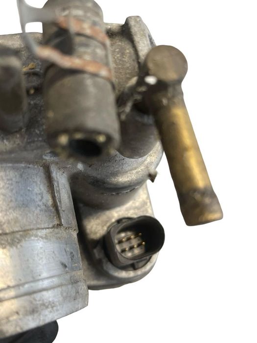 Clapeta De Acceleratie Volkswagen Golf Iv 1J1 1997 - 2007 1.6I 06A133062A