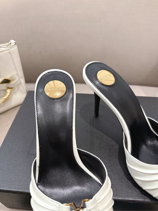Saboți de damă sunt Saint Laurent Babylone din piele albă