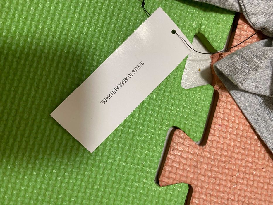 ''Calvin Klein The Pride''оригинална тениска ХS размер