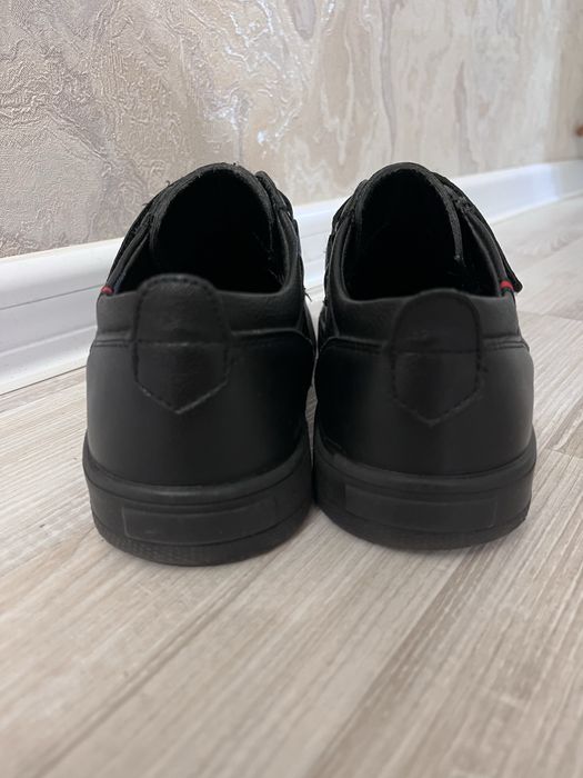 Pantofi baieti nr 33