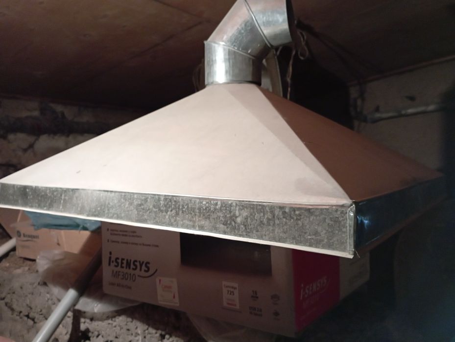 Вытяжка большая для кафе