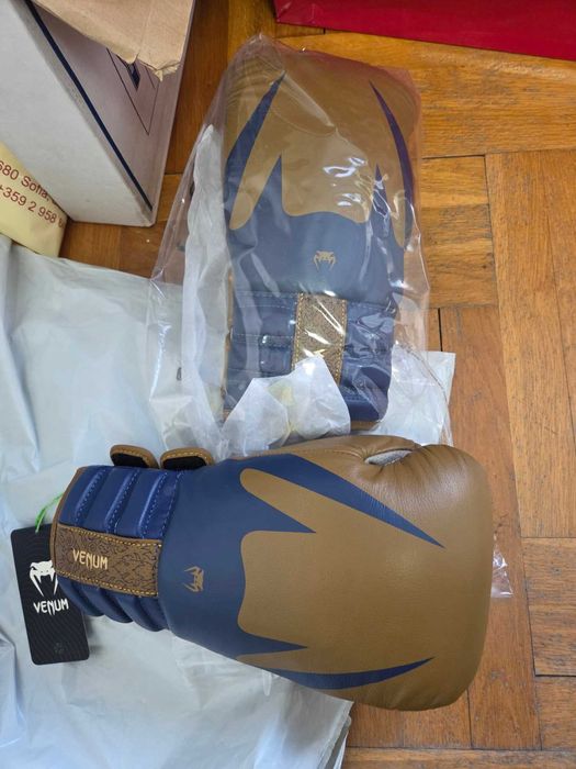 Ръкавици Venum Reverso размер - 14oz - Camel/Royal Blue