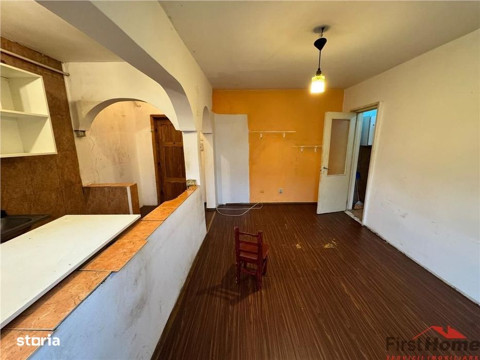 2 camere, zona sud, etaj 3\/4, izolat, termopan (necesita renovare)