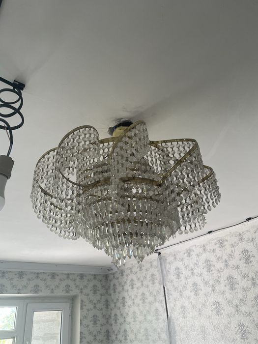 Продам люстру для квартиры