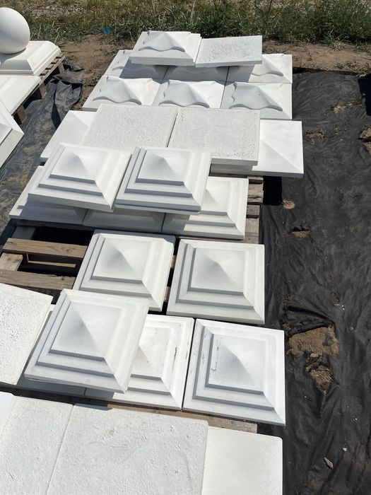 Vindem Capace , coame gard , decoratiuni gradina