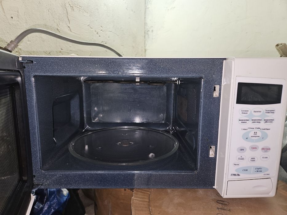 Продам микроволновую печь