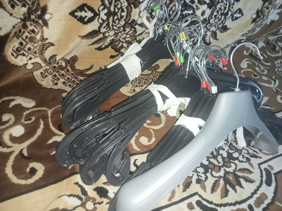 Вешалки продам состояние хорошее