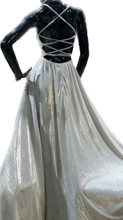 Вечернее платье  блестящее