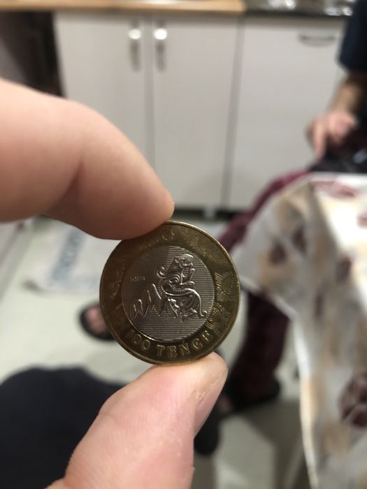 Монета 100 тенге сакский стиль 2022