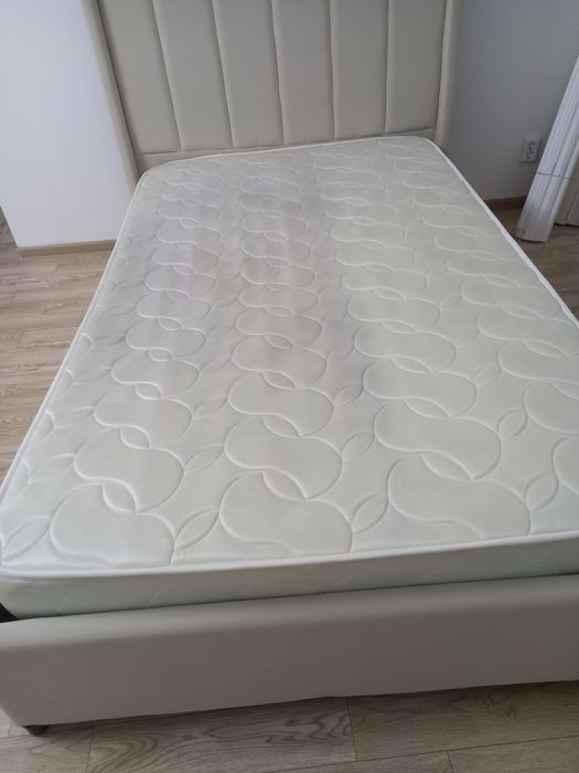 Кровать двухместный