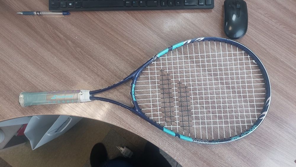 Теннисная  ракетка