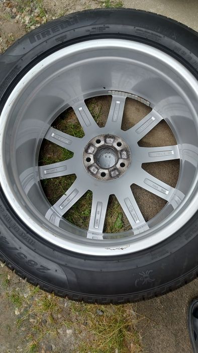 Janti cu cauciucuri 285/45 R20 pe audi Q7