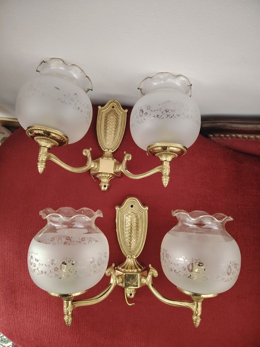 Elegant set de aplice din bronz masiv  in stil francez și globuri din