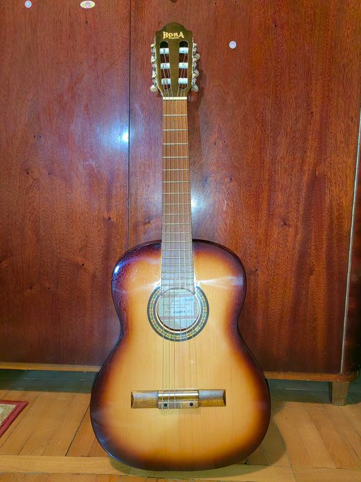 Vând chitară! Pentru mai multe poze si detalii in privat!