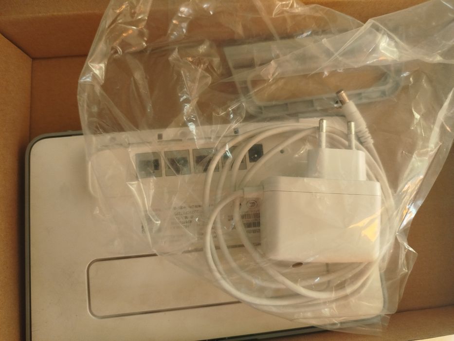 Продам роутер HUAWEI