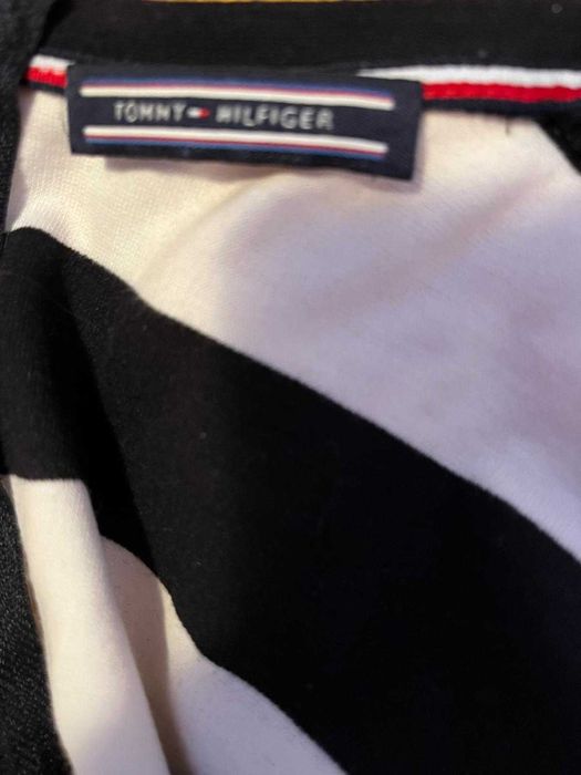Rochie Tommy Hilfiger midi, în dungi alb-negru, mărime S-M
