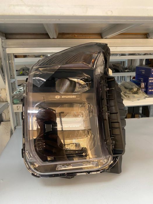 Фара передняя на Hyundai Mufasa