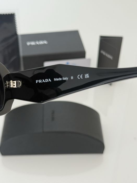 Слънчеви очила Prada