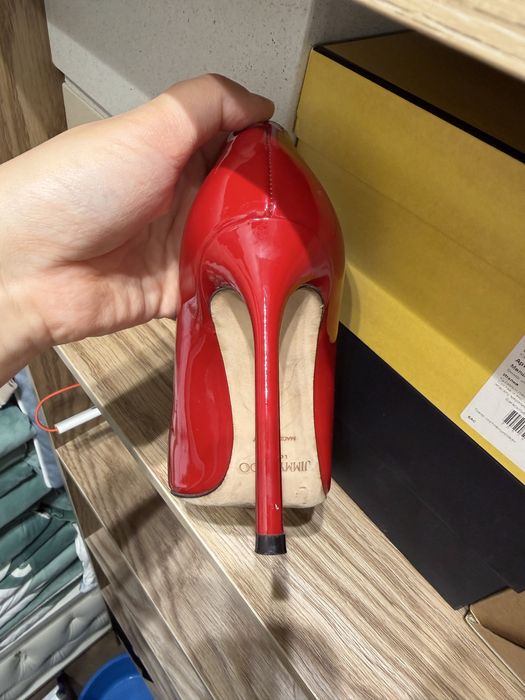 Красные туфли Jimmy Choo