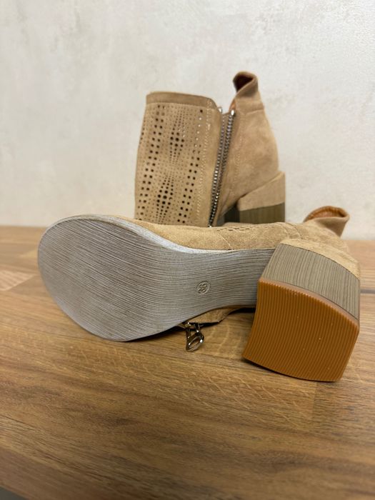 Botine piele întoarsă