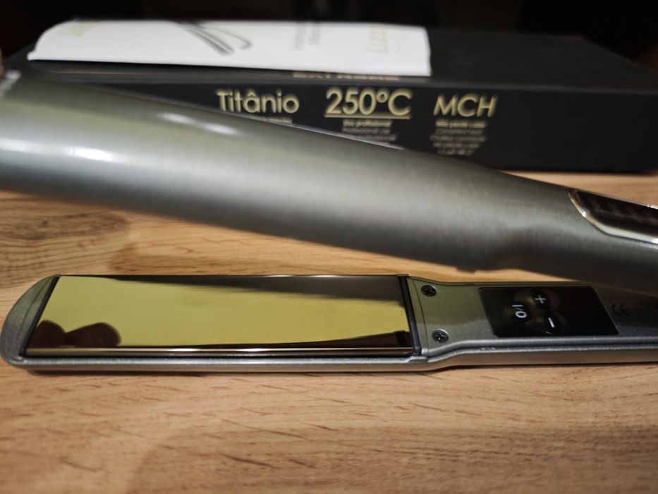 Професионална преса за коса Lizze Extreme, чисто нова