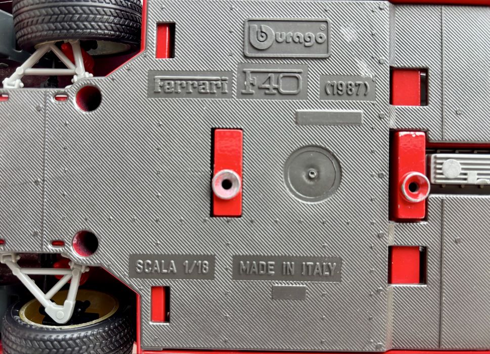 Machetă  Auto Ferrari F40  Bburago 1/18