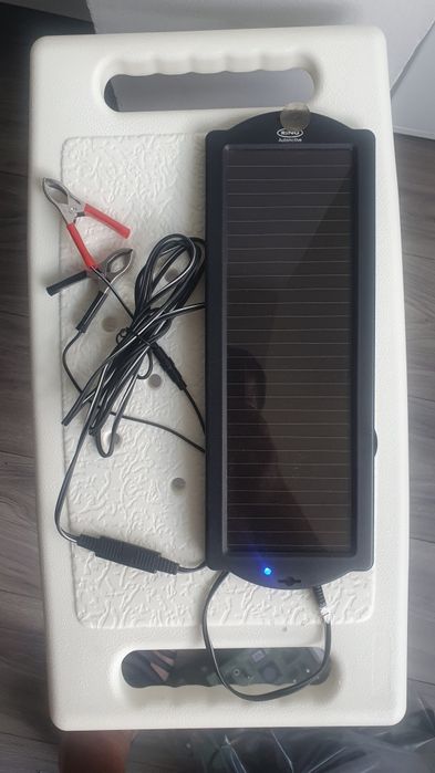 Panou solar încărcare baterii auto