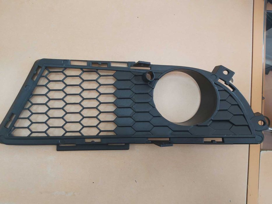 BMW E90 / E91 решетка за М техник броня фейслифт дясна