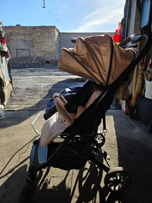 Продаются коляски 2шт+санки