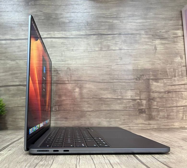 б/у MacBook Air 13-inch m3/ 16gb/ 256gb Space Grey