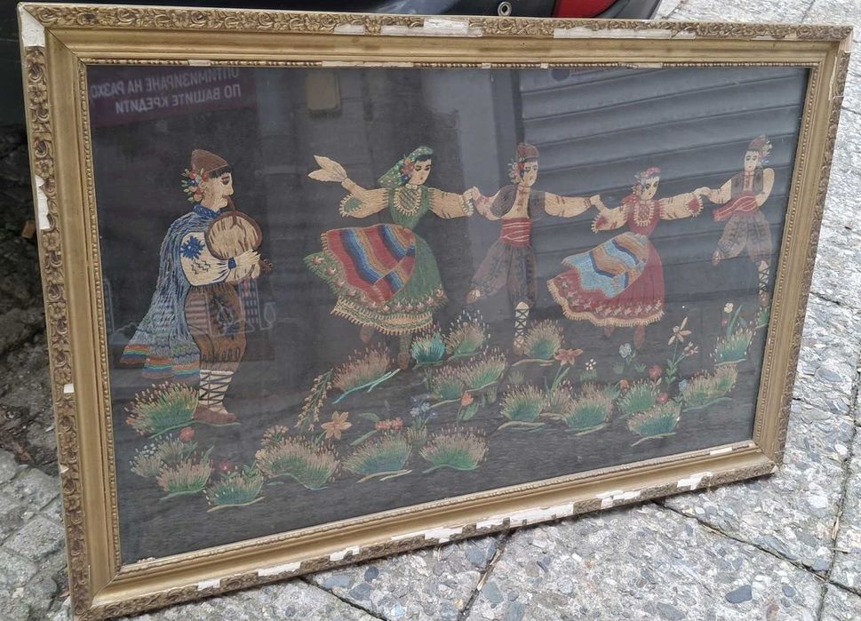 Стара картина с рамка, изтъкана от конци (гоблен)