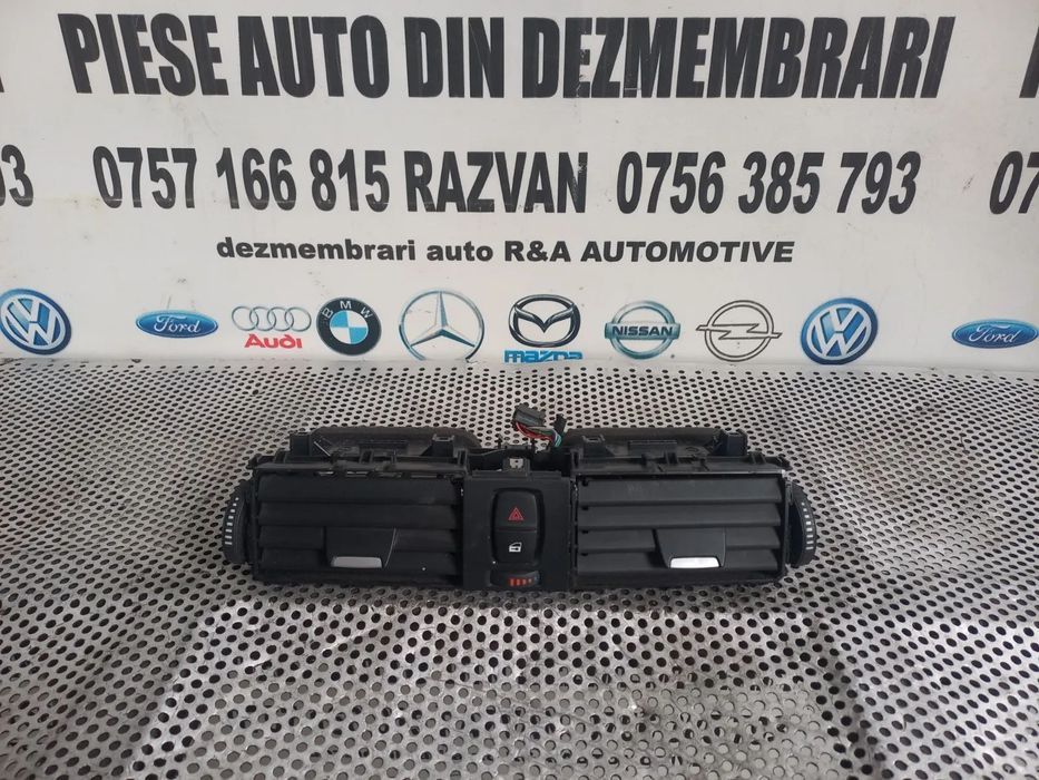 Grile Grila Ventilatie Bord Centrala Bmw F30 F31 320 D Motor N47D20D - Dezmembrari Arad