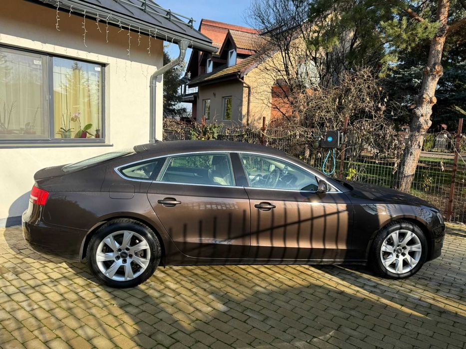 Audi A5 Sportback 2.0 TDI 2011 143 cp masina de familie