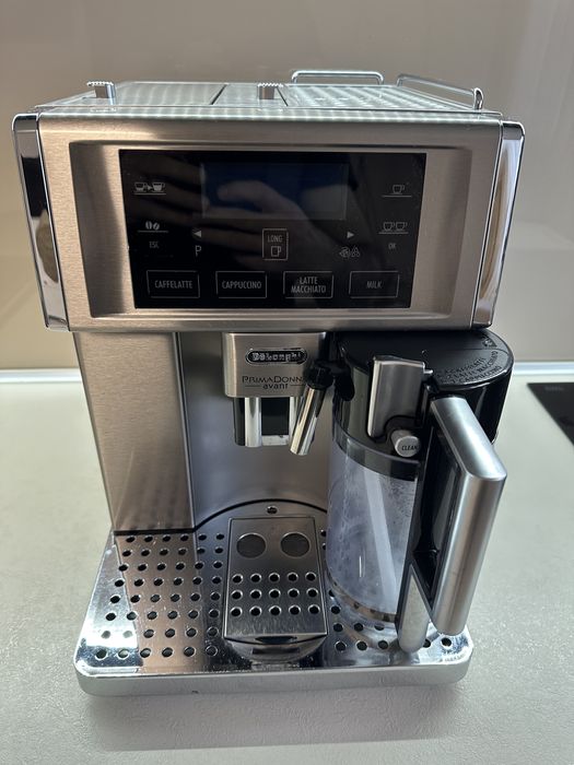 Vand espresor Delonghi PrimaDonna Avant