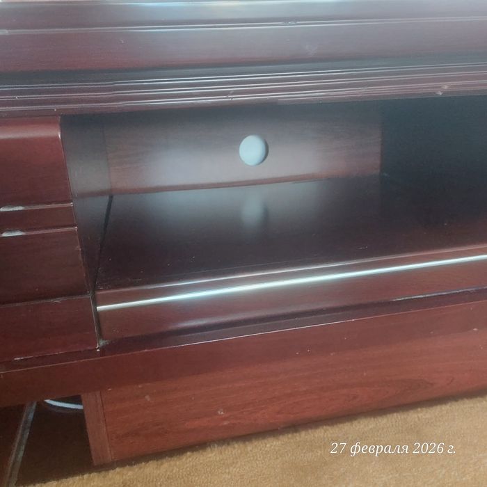 Тумба под телевизор с ящиками