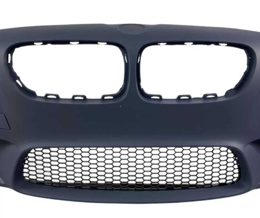 Body Kit за BMW F10 2010+ M5 Дизайн с отвори за халогени