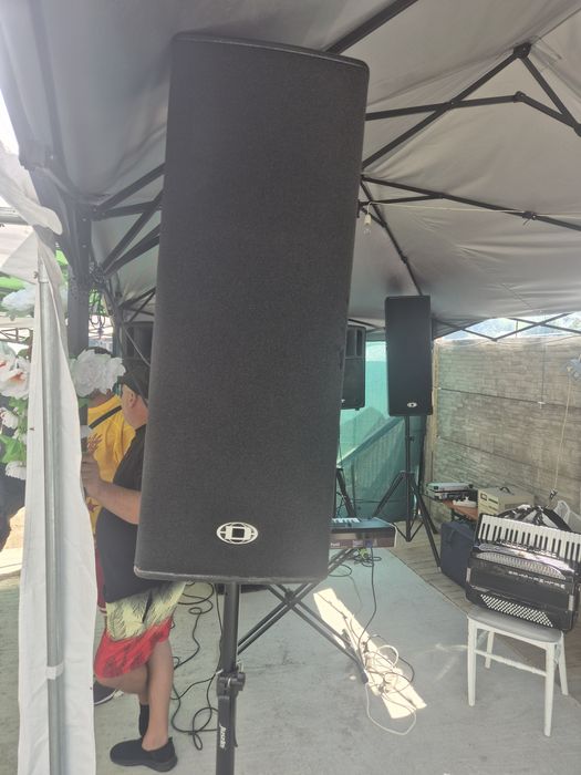Vând doua boxe Dynacord VL 212 doua bucati originale, doua FBT Max 6A si mixer Dynacord cms 3 si un bass de 12 țoli LD si putere Dynacord 2200 wati