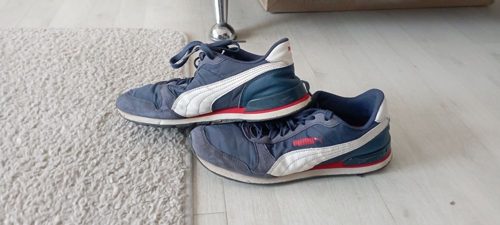 Vand pantofi sport Puma,purtați,in stare buna.marimea 39.