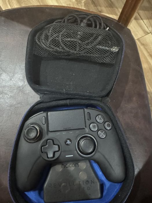 Контролер за PS4 NACON Revolution Unlimited Pro