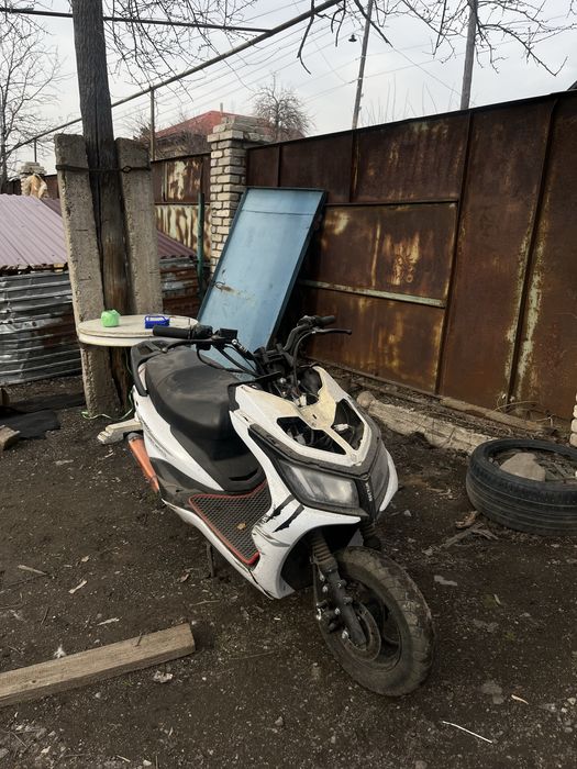 Продам мопед м8 не на ходу